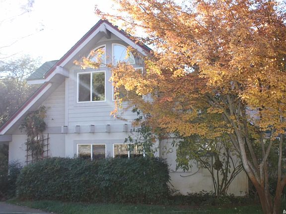 2nd image of 675 Conifer Ln
