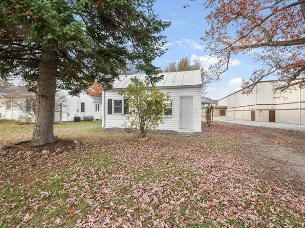 214 Euclid Ave, Manawa, WI 54949