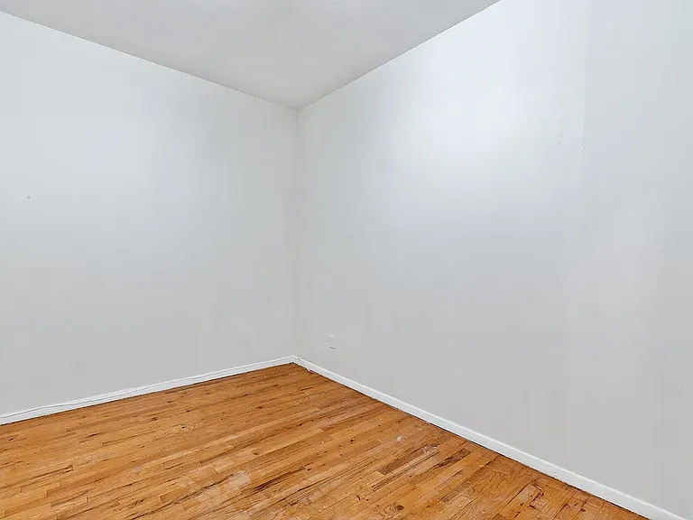 361 3rd Ave #2 — Photo 7