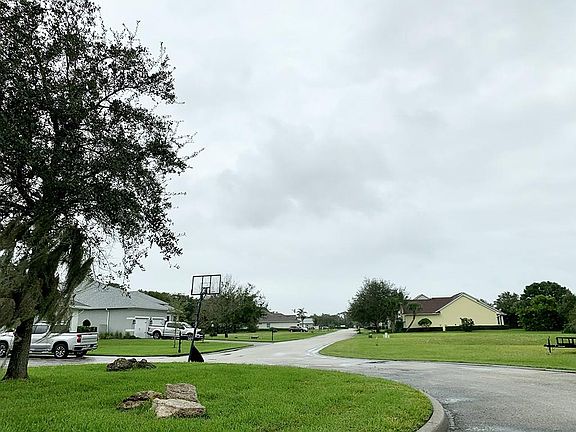 2nd image of 3970 Oak Hollow Ave