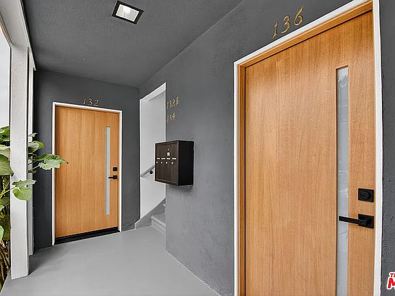 4th image of 132 S Edgemont St #1/2