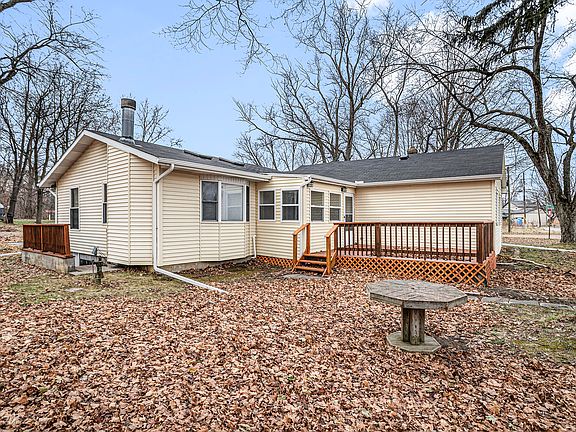 2nd image of 52536 Lakeshore Dr