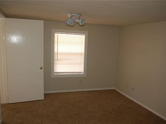 3rd image of 9120 Rowland Dr