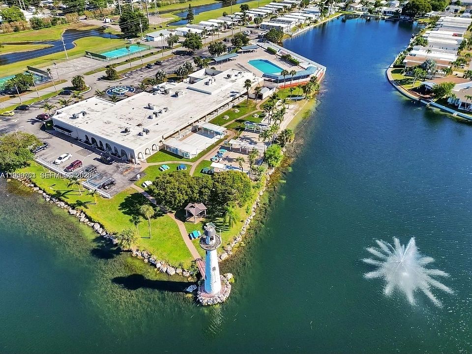 1st image of 5630 E Marina Dr #1