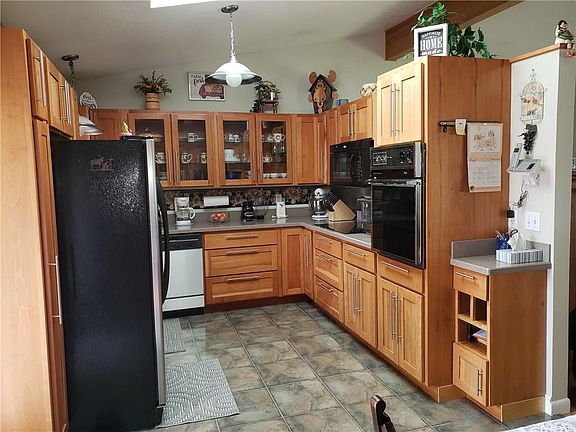 5th image of 2554 Burlington Ave