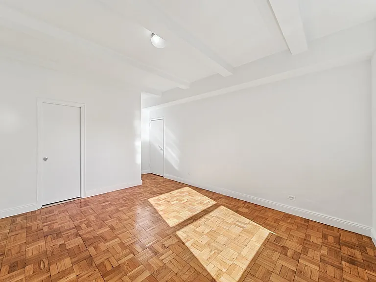 160 W 71st St #11U — Photo 15