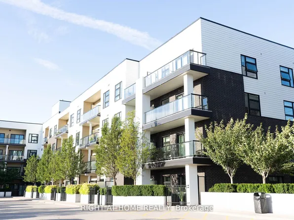 555 William Graham Dr #324, Aurora, ON L4G 3H9