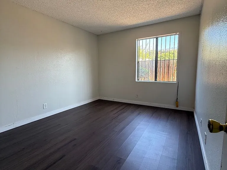 3440 Helix St — Photo 8