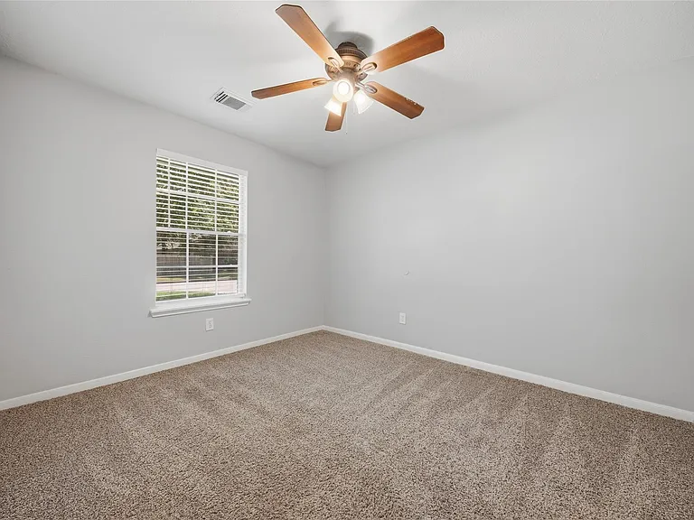 1607 Sandy Park Dr — Photo 15