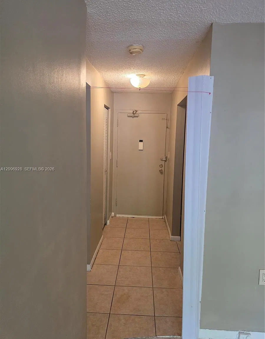 Capri Gardens Condo — Photo 3