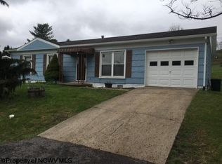 102 Apolla Dr, Morgantown, WV 26501