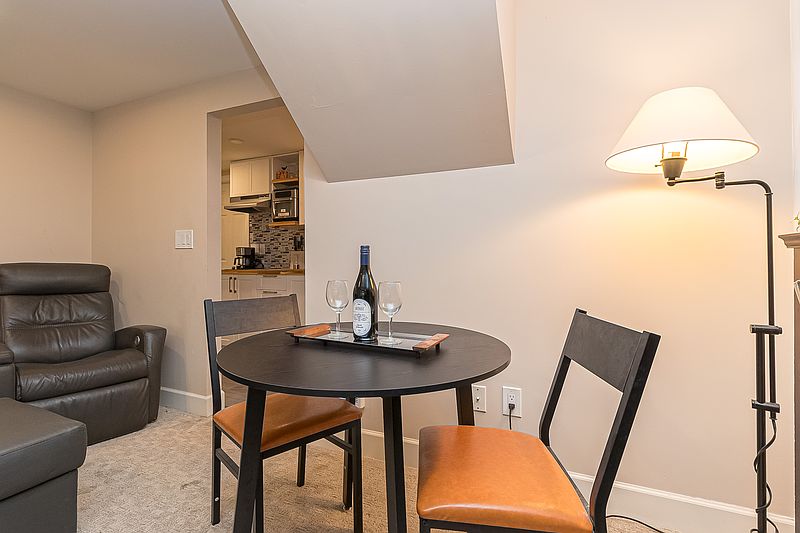 Saanich House for rent - 2 Bedrooms — photo 5