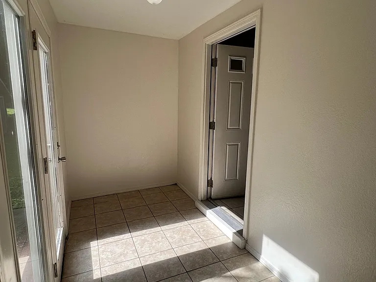 2508 N National Ave — Photo 14