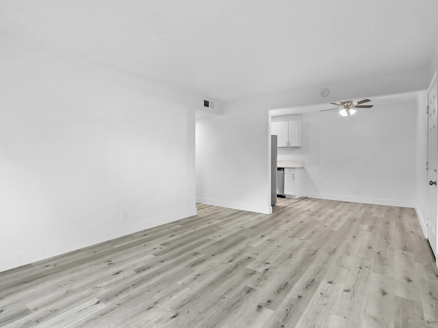 Arlington Apartments — Photo 3