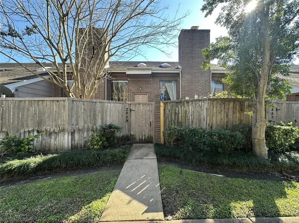 2889 Panagard Dr #42, Houston, TX 77082