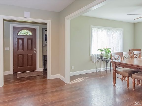 4th image of 617 128th St E