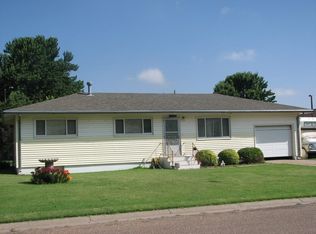 702 W 17th St, Larned, KS 67550
