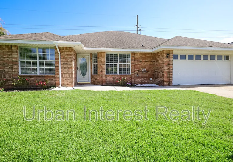 4658 Sunsail Cir — Photo 1