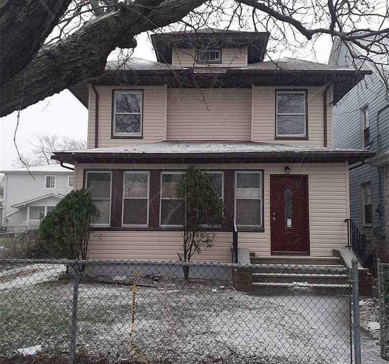1st image of 18012 140th Ave