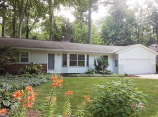 213 Greenwood Ave, Holland, MI 49424