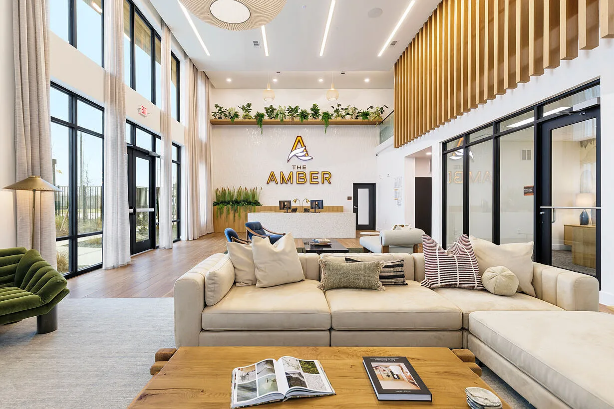 The Amber — Photo 3