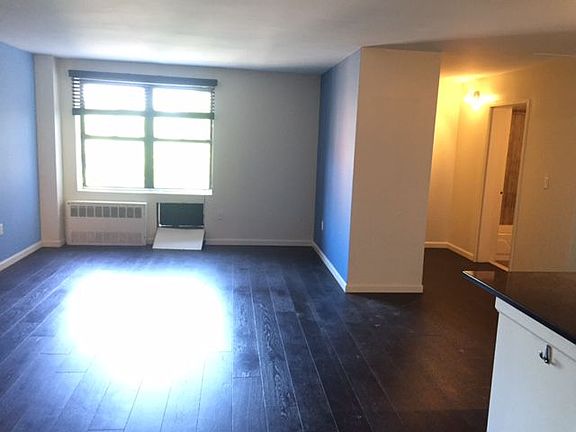 2nd image of 829 Greenwood Ave APT 8T