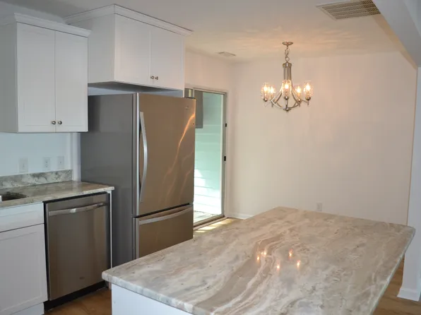 300 Osprey Ridge Dr, Emerald Isle, NC 28594