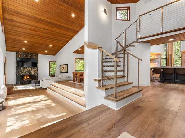 2656 Knob Hill Drive, Santa Rosa, CA 95404