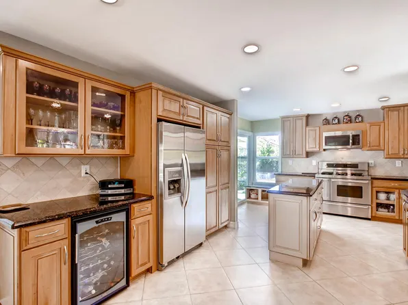 2439 Unicornio St, Carlsbad, CA 92009