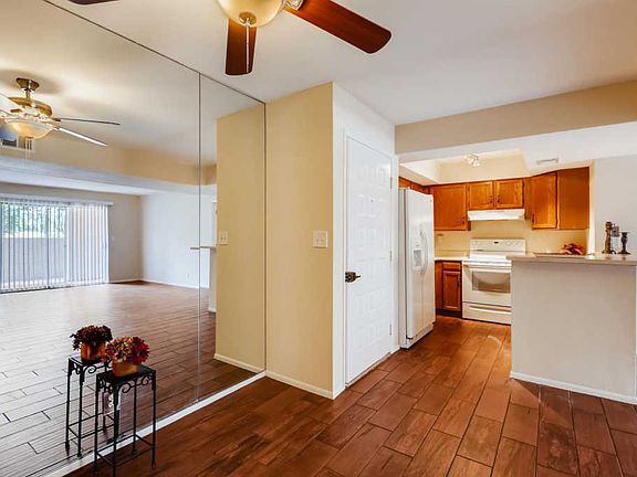 2nd image of 540 N May St #1118