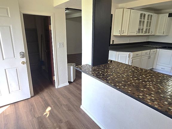 5th image of 1594 Naval Ave #B