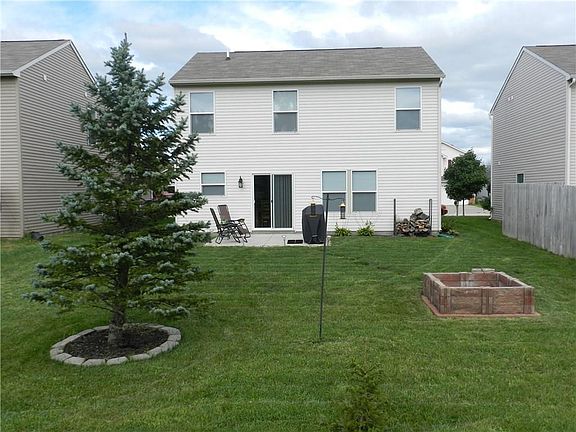 3rd image of 8129 Whistlewood Dr
