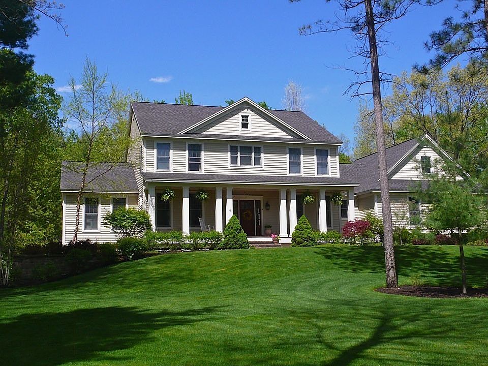 1st image of 14 Stony Brook Dr