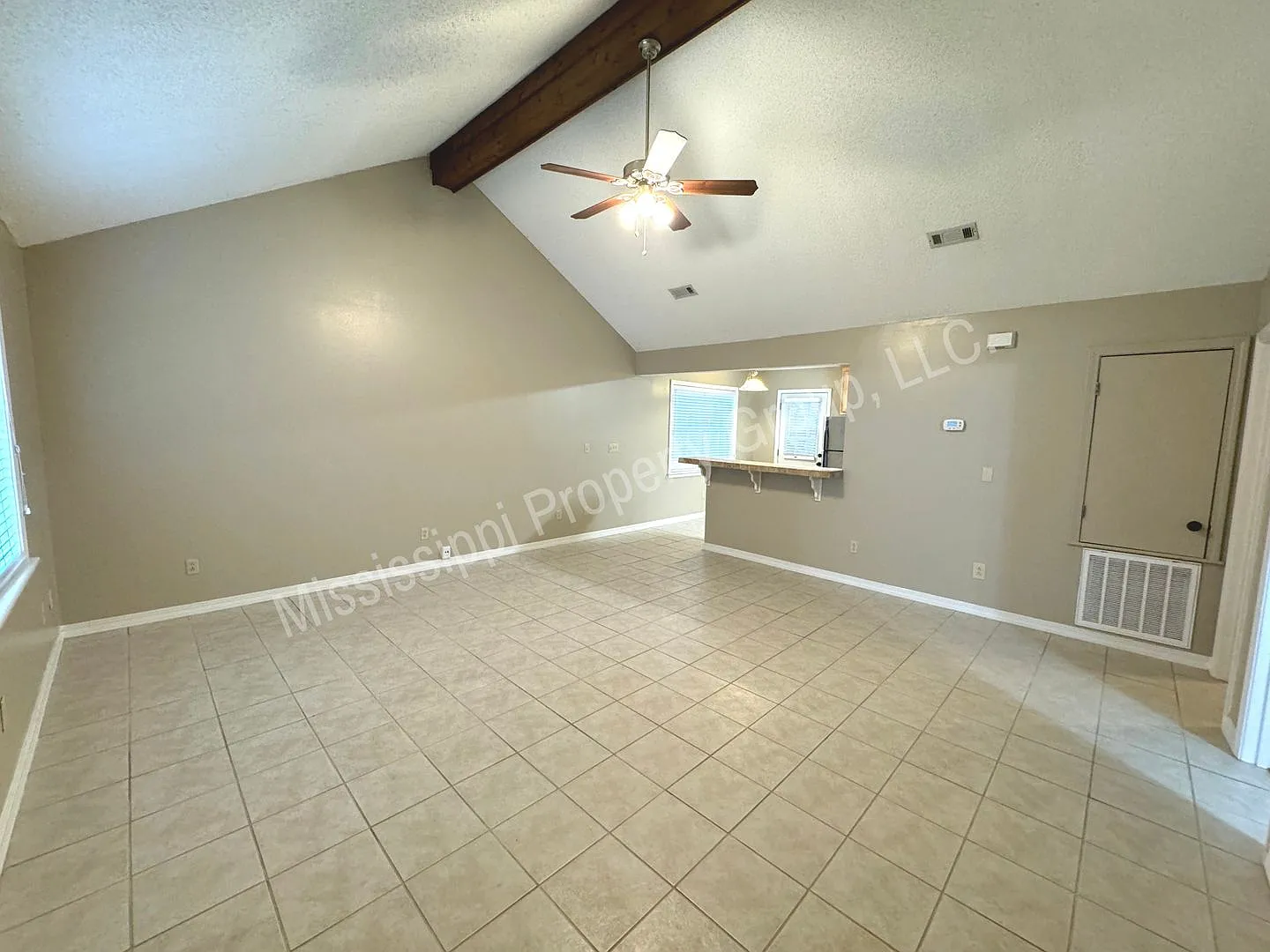 2BR/2BA — Photo 2