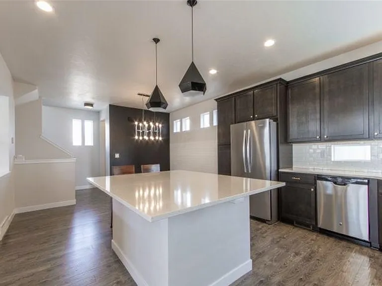 364 S 780 E — Photo 12