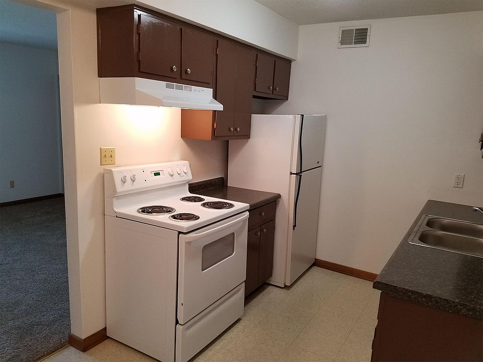 1st image of 2000 Valley Park Dr #3