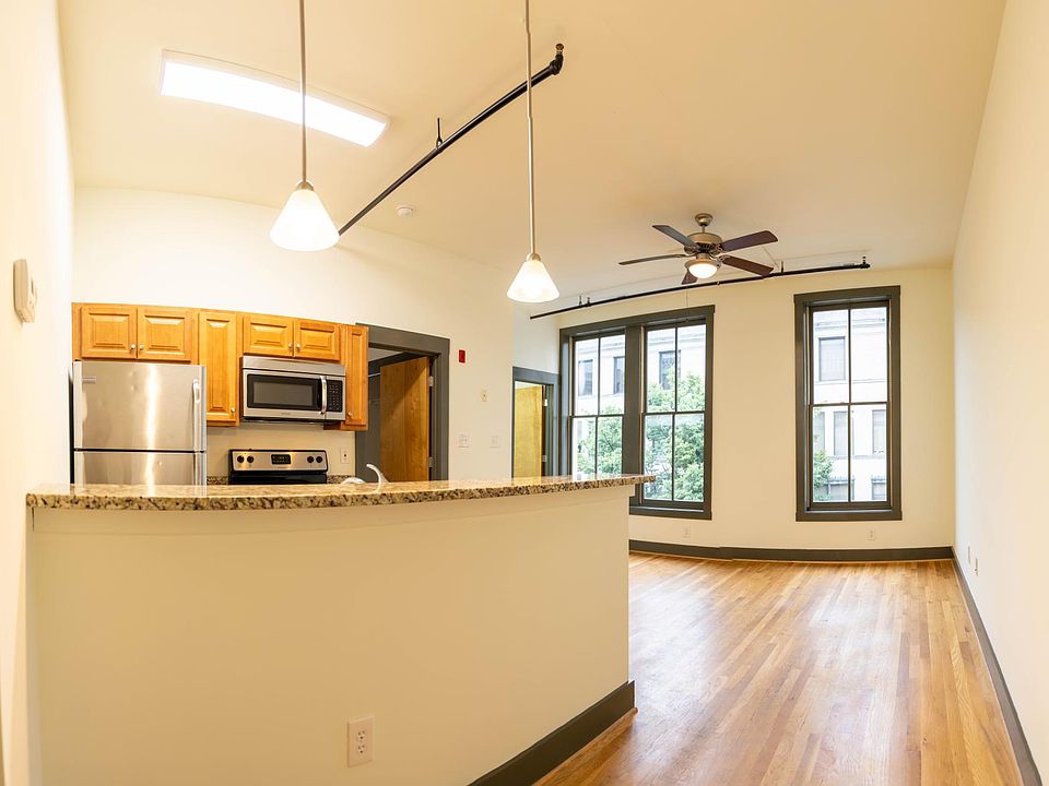 1st image of 207 N 3rd St APT 4