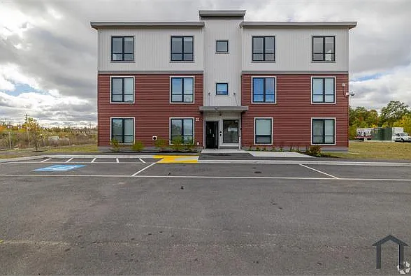 2 bed, 850 sqft, $1,586 — Photo 2