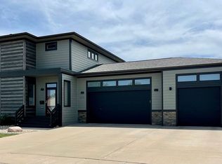 825 Fox Ct, Tea, SD 57064