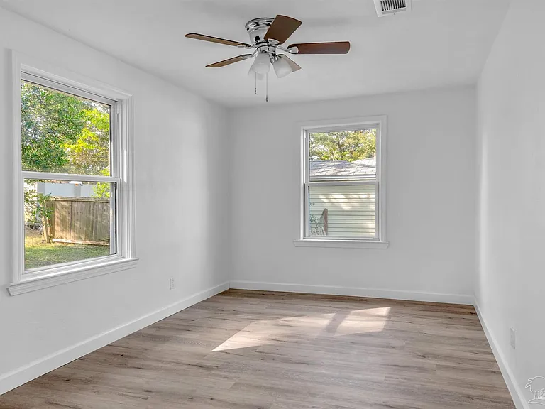 723 Lakewood Rd — Photo 13