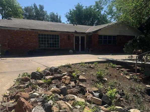 807 NW 51st St, Lawton, OK 73505