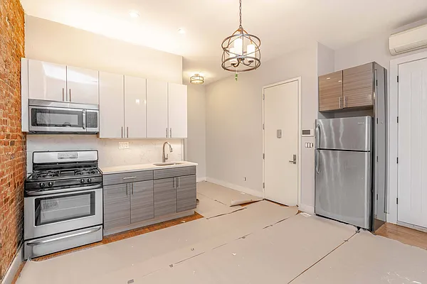 Rented by Friedman Mayer, LREB | media 20