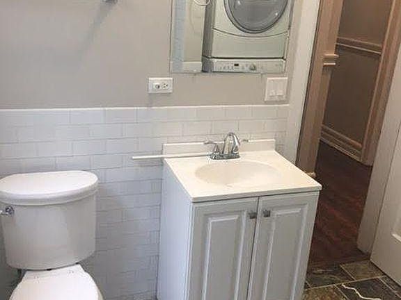 2nd image of 6607 N Greenview Ave #2