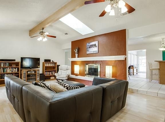 3rd image of 3618 University Dr
