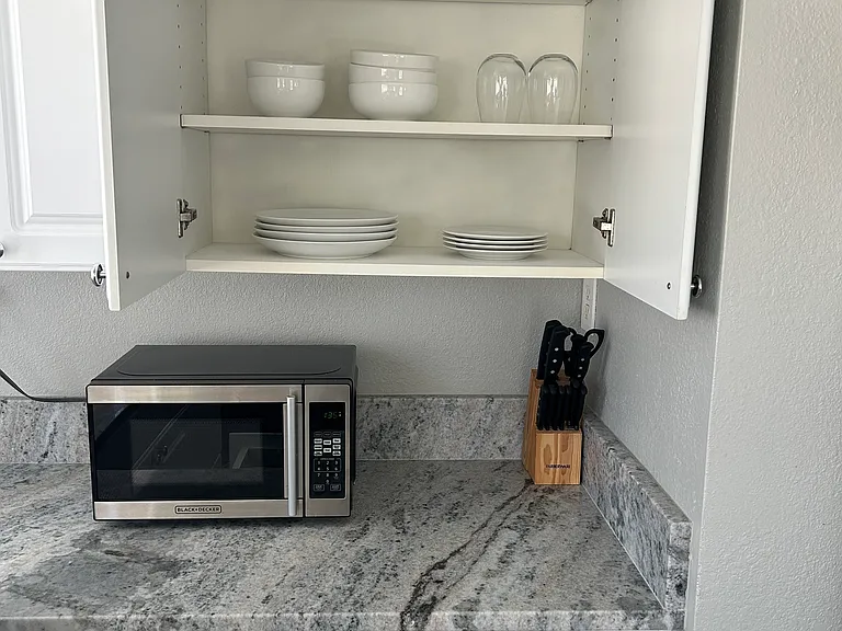 421 11th Ave NE #2 — Photo 4