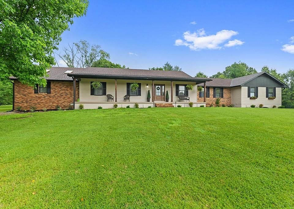 1st image of 1090 Daybreak Dr