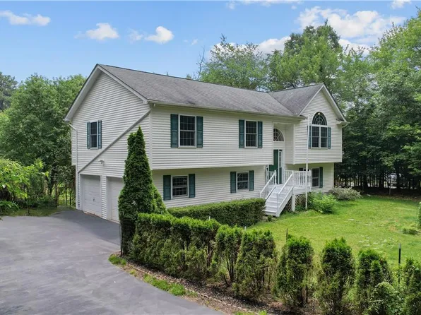 415 Mountain Road, Bloomingburg, NY 12721
