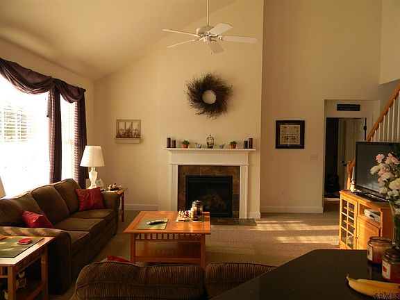5th image of 12 Hidden Farm Ln