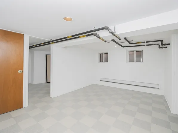 2418 East 23rd Street image 19 of 40