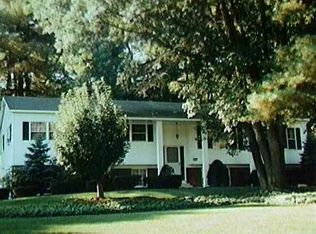 18 N Hill Rd, Ballston Lake, NY 12019
